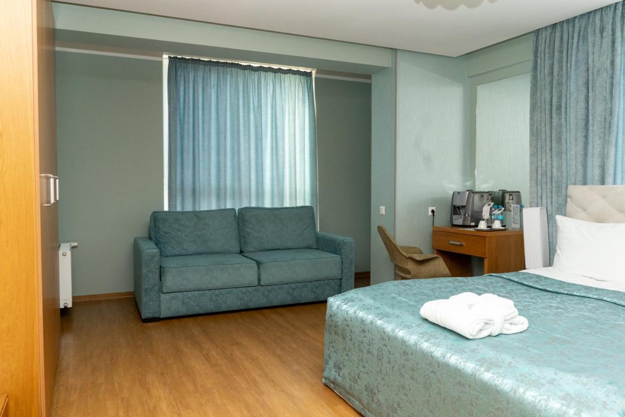 Light Hotel Dnipro Exterior photo